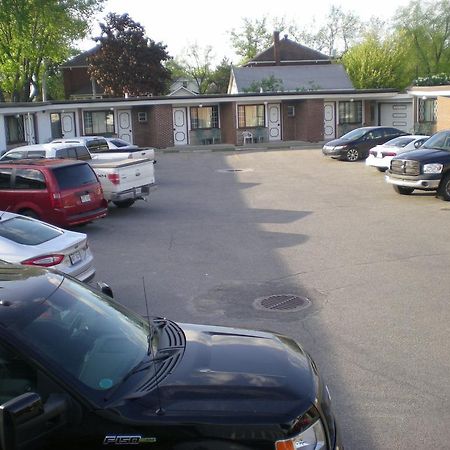 Motel Seigneurie De Vaudreuil エクステリア 写真