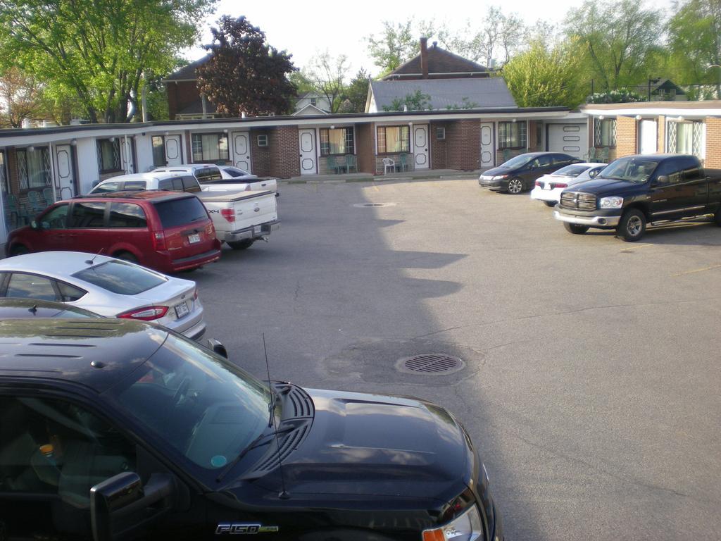 Motel Seigneurie De Vaudreuil エクステリア 写真