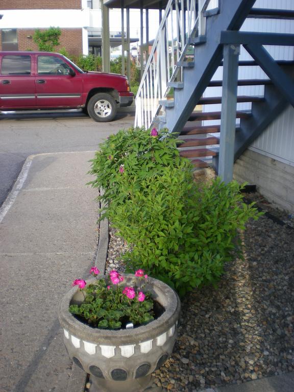 Motel Seigneurie De Vaudreuil エクステリア 写真