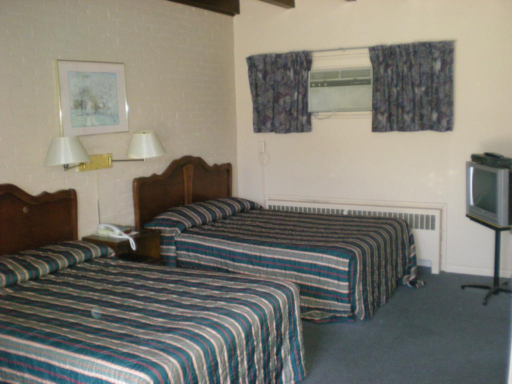 Motel Seigneurie De Vaudreuil エクステリア 写真